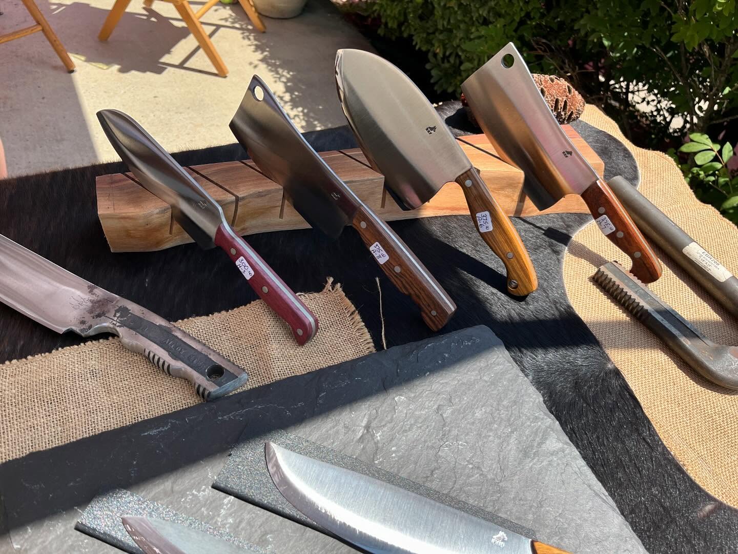 block of assorted knives